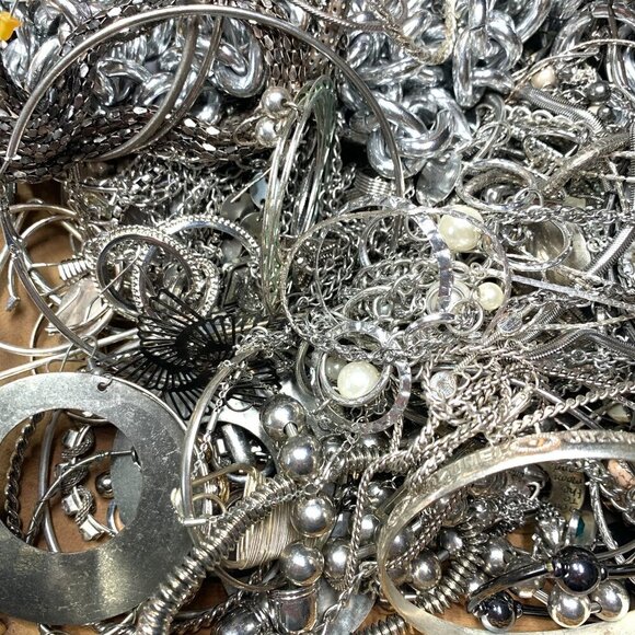 1 lb Bulk Silver & Silver-Tone Jewelry Lot Mixed Styles Untested Wearable Items - Picture 3 of 8